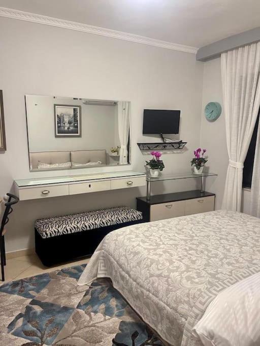 Nice Central Apartment In Tirana City Exterior photo